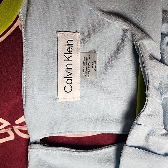 Blue sleeveless top - Picture 2 of 3